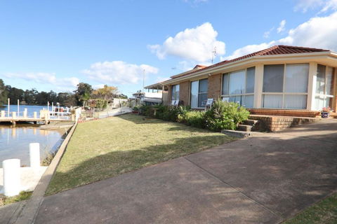 Fishermans Delight Waterfront - Accommodation Port Macquarie 4