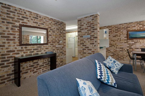 Bay Parklands Unit 44 / 2 Gowrie Avenue - Accommodation Port Macquarie 0