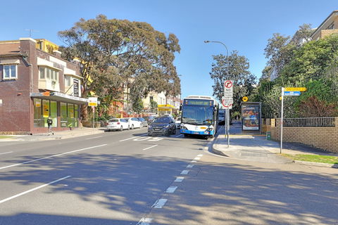 4 BR Apartment Short Walk To Bondi Beach - Accommodation Port Macquarie 4
