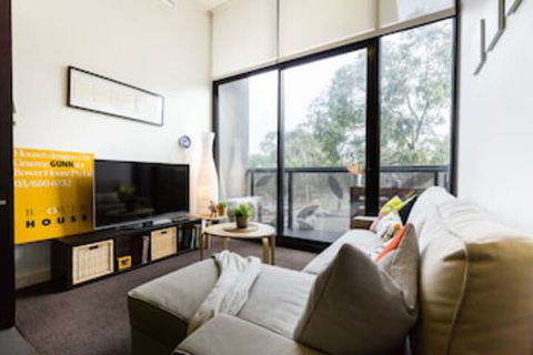 GEORGE, 1BDR North Melbourne Apartment - Accommodation Port Macquarie 0