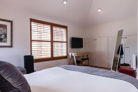 VERA, 1BDR South Melbourne Apartment - Accommodation Port Macquarie 0