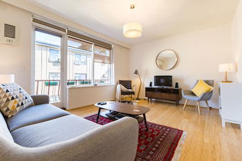 ROSIE, 2BDR St.Kilda Apartment - Accommodation Port Macquarie 0