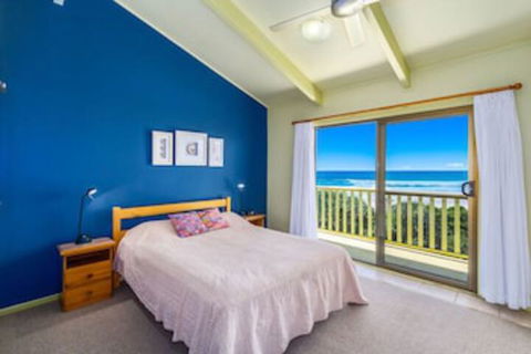 Sandpiper Beach Front House - Accommodation Port Macquarie 0