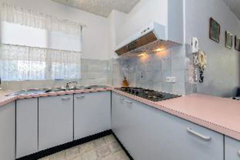 2 Bedroom Apartment Gretel Lodge Unit 4 - Accommodation Port Macquarie 4