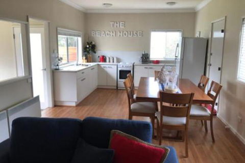 The Beach House In Berrara - Accommodation Port Macquarie 2