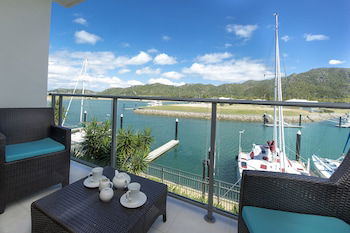 Blue On Blue Superior Studio Room 1221 - Accommodation Port Macquarie 0