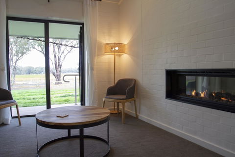 Balgownie Estate Winery Retreat & Restaurant - Accommodation Port Macquarie 1