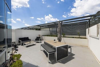 Accommodate Canberra - Lakefront - Accommodation Port Macquarie 0