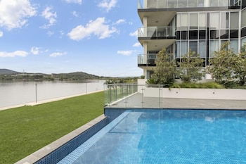 Accommodate Canberra - Lakefront - Accommodation Port Macquarie 4