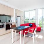 Amazing Location 1BR Apartment In Melbourne CBD - Accommodation Port Macquarie 0