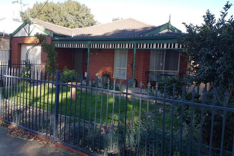 Cobram Cottage - Accommodation Port Macquarie 1