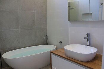 Panorama Views - Bright - Accommodation Port Macquarie 1
