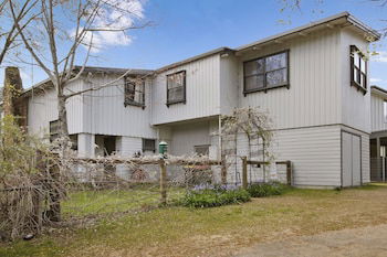 Le Chateau - Centrally Located - Accommodation Port Macquarie 0
