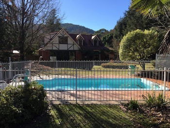 Tudor House - Large Family Home - Accommodation Port Macquarie 1