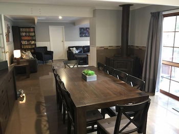 Tudor House - Large Family Home - Accommodation Port Macquarie 3