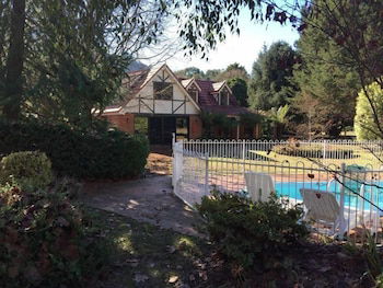 Tudor House - Large Family Home - Accommodation Port Macquarie 0