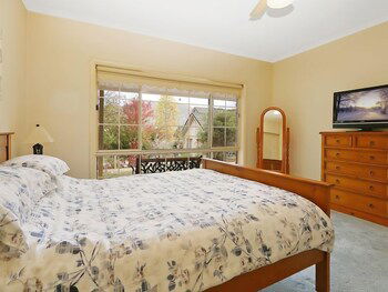 Alpine Mist - Spacious 5 Bedroom Home - Accommodation Port Macquarie 3