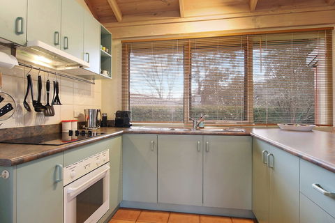 R & R In Bright - Short Walk To Town - Accommodation Port Macquarie 1