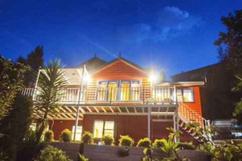 Artee House - A Bright Escape - Accommodation Port Macquarie 0