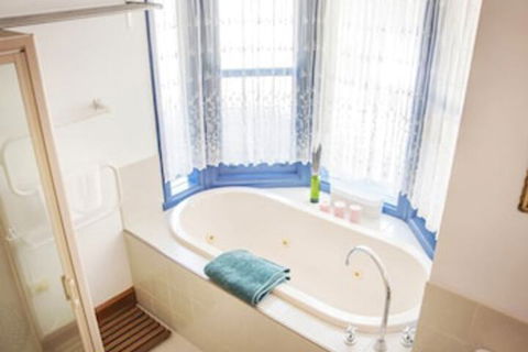 Artee House - A Bright Escape - Accommodation Port Macquarie 4