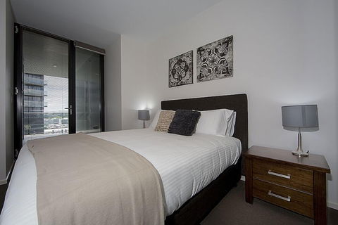 Accommodate Canberra - Manhattan - Accommodation Port Macquarie 2
