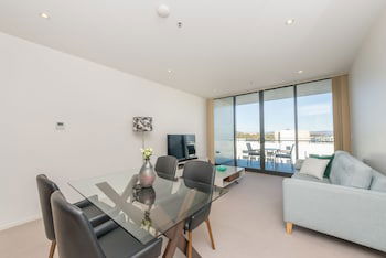 Accommodate Canberra - Manhattan - Accommodation Port Macquarie 3