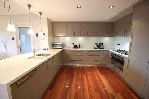 Sunny Sandy Bay Apartment - Accommodation Port Macquarie 2