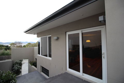 Sunny Sandy Bay Apartment - Accommodation Port Macquarie 0