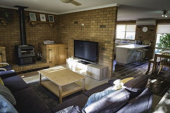 Monty's On Lumley Drive - Accommodation Port Macquarie 0