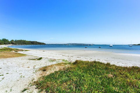 Waterfront At Sunset Boulevard Soldiers Point - Accommodation Port Macquarie 5