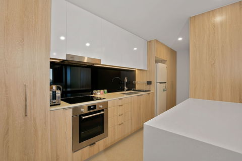 Stylish Resort Living In CBD - Accommodation Port Macquarie 6