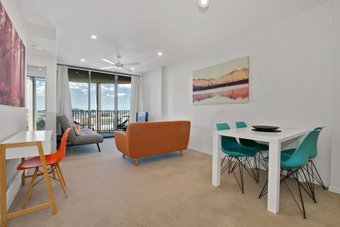 Stylish Resort Living In CBD - Accommodation Port Macquarie 4