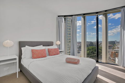 Stylish Resort Living In CBD - Accommodation Port Macquarie 5