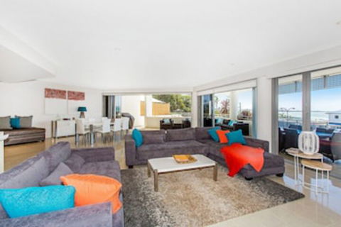 KINGSCLIFF OCEAN FRONT TERRACE 4 - Accommodation Port Macquarie 0