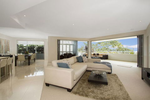 KINGSCLIFF OCEAN VIEW TERRACE By THE FIGTREE 5 - Accommodation Port Macquarie 2