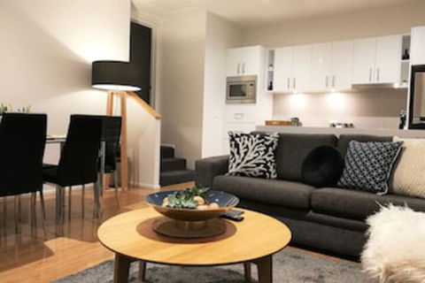 Hobart Cityscape - Accommodation Port Macquarie 0