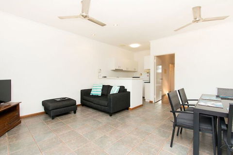 Cable Beach Apartments - Accommodation Port Macquarie 3