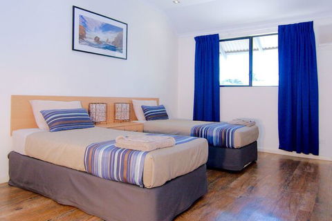 Cable Beach Apartments - Accommodation Port Macquarie 6