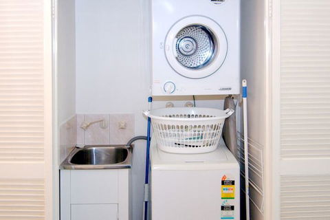 Cable Beach Apartments - Accommodation Port Macquarie 4