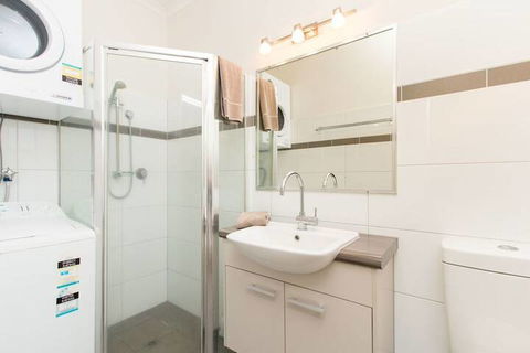 Cable Beach Apartments - Accommodation Port Macquarie 7