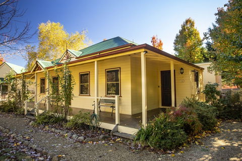 Autumn Beauty 4 - Accommodation Port Macquarie 2