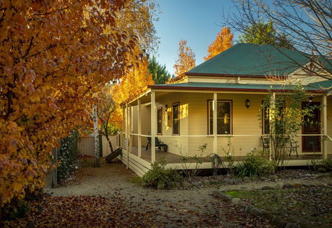 Autumn Beauty 4 - Accommodation Port Macquarie 1