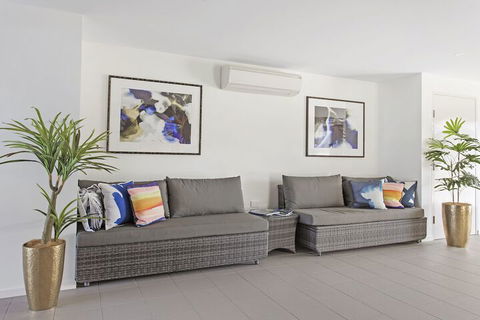 Direct Hotels - North Shore Kawana - Accommodation Port Macquarie 2