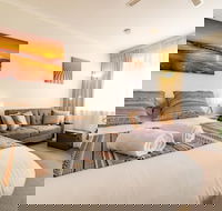 Ocean Sunset Glenelg Central Studio Apt