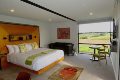 Hotel California Road Inkwell Wines - Accommodation Port Macquarie 0