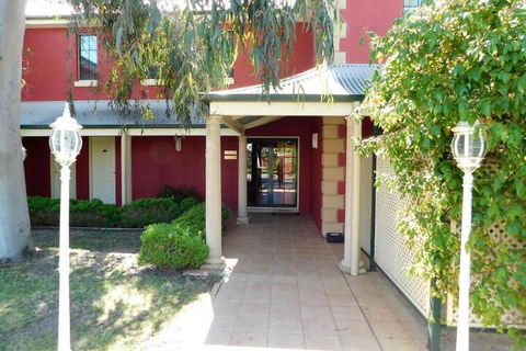 The Lawson Riverside Suites - Accommodation Port Macquarie 2