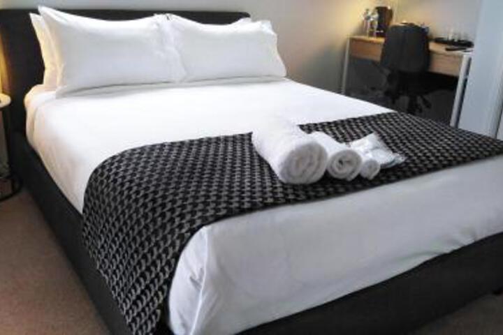 Cranbourne West VIC Accommodation Port Macquarie