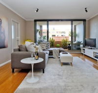 Ample Space in This 1 Bed Apt Also With Pool / Gym - Accommodation Port Macquarie