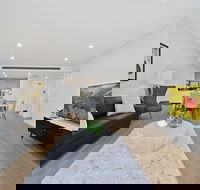 Ultra Modern Luxurious home in Tranquil Sydney - Accommodation Port Macquarie