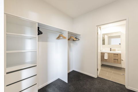 Astra Apartments Broadmeadow - Accommodation Port Macquarie 4